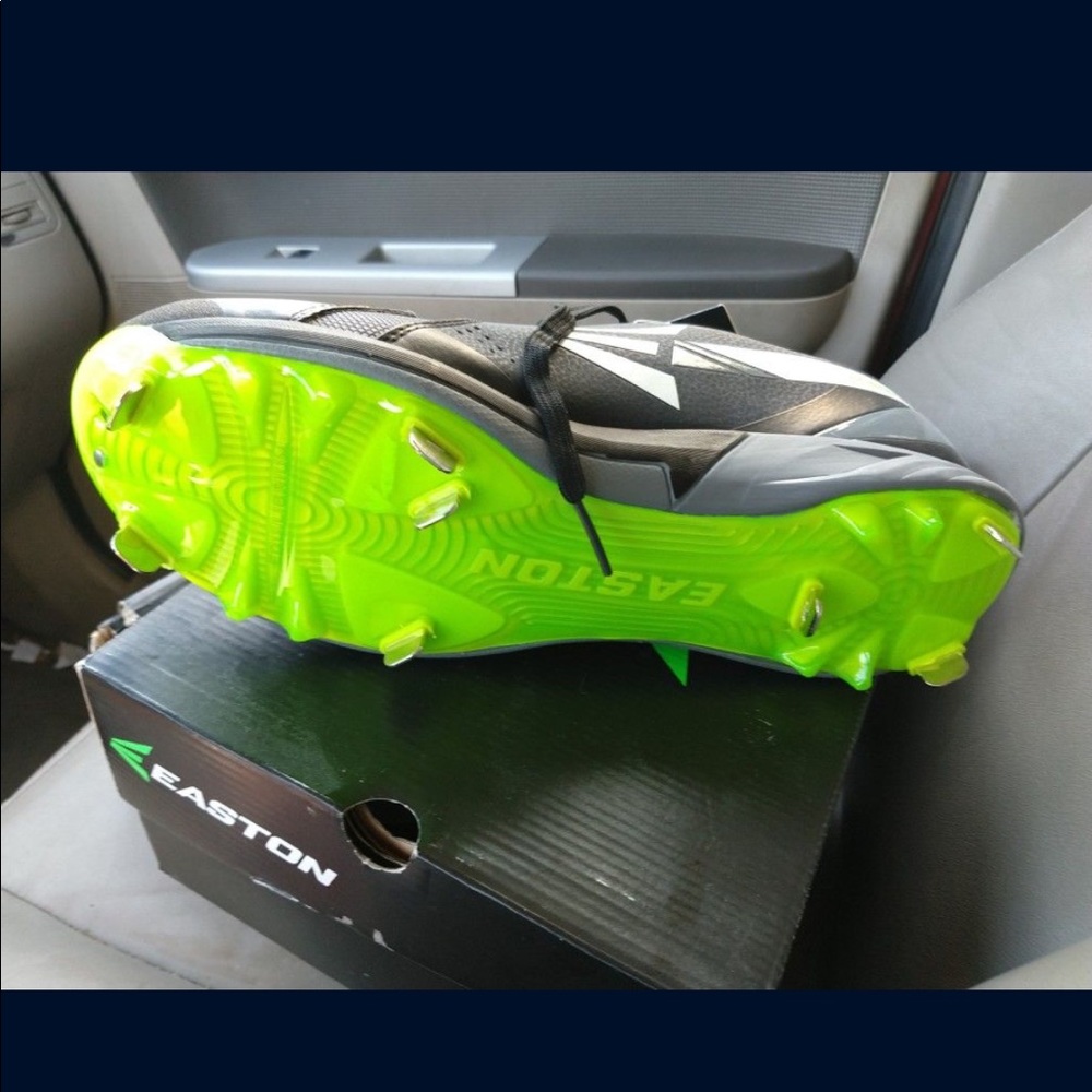Easton metal cleats 2 pair US M11, US M12